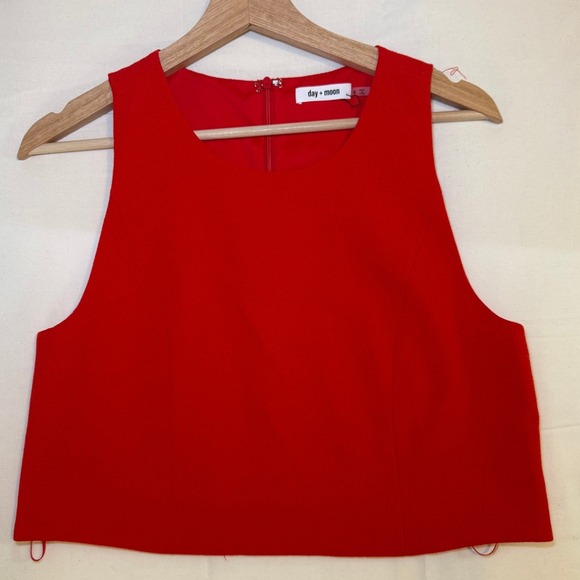 Day + Moon Tops - Day + Moon Red Sleeveless Crop Top Round Neck Back Zip Minimalist Small